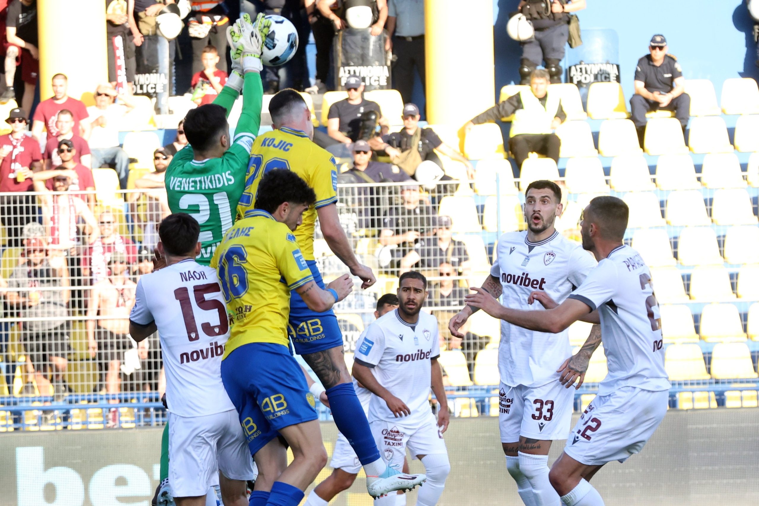 AEK Novibet and Panaitolikos Draw 1-1 in Thrilling Finish
