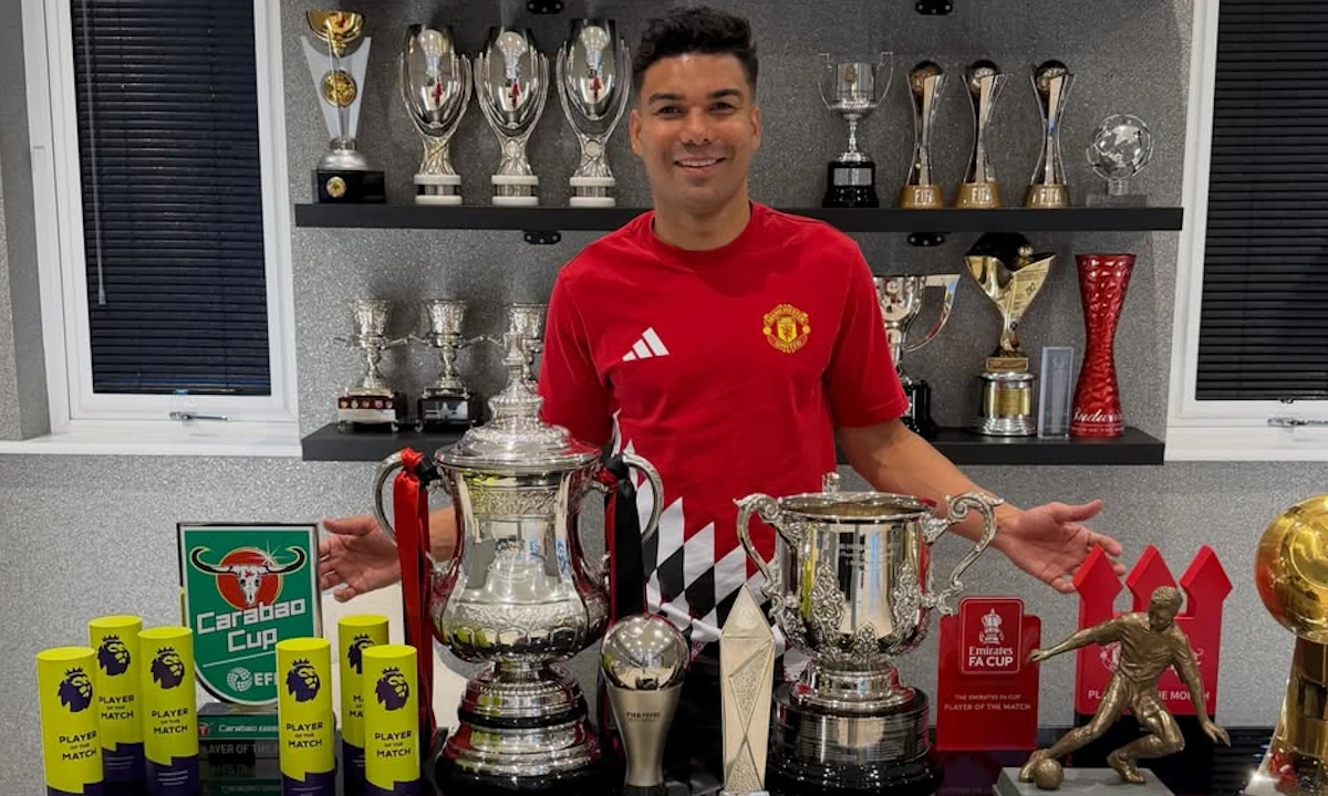 Casemiro Says Farewell to Manchester United