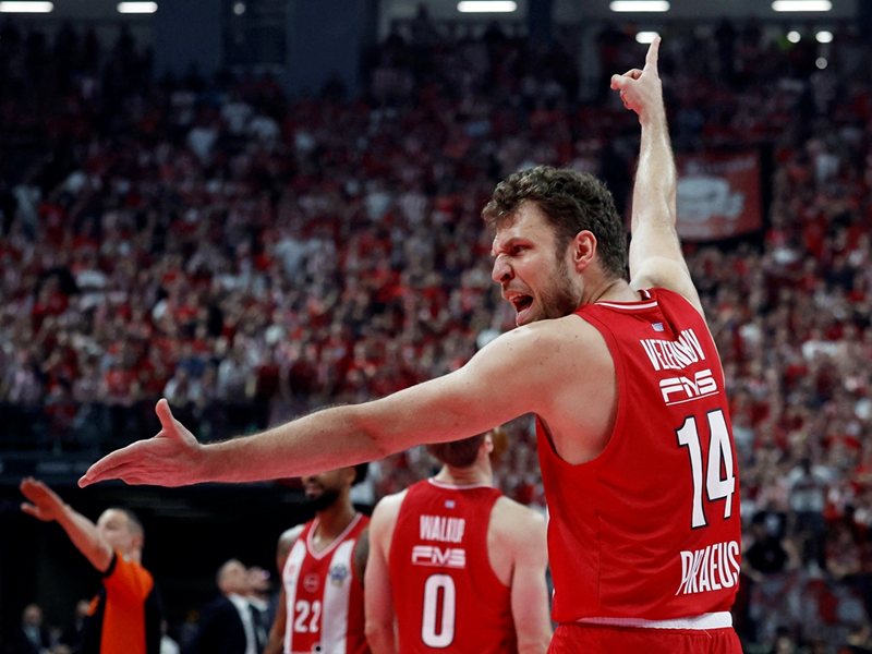 Vezενков Wins EuroLeague Title, Validates Father's Strict Philosophy