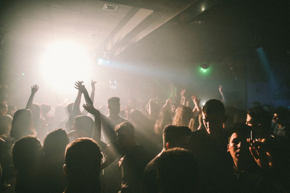 Club Lido Varna Bulgaria dance floor electronic music crowd