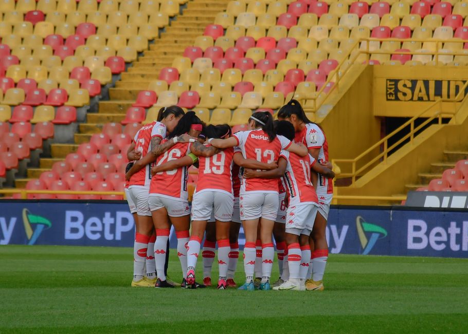 Czech Republic football team huddle before match