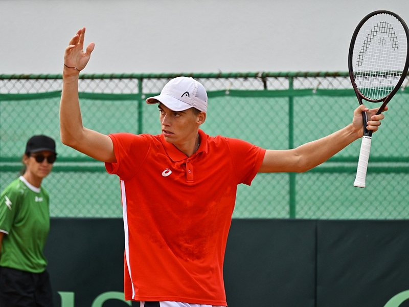 Bulgarian Tennis Star Nesterov Reaches Final in Italy