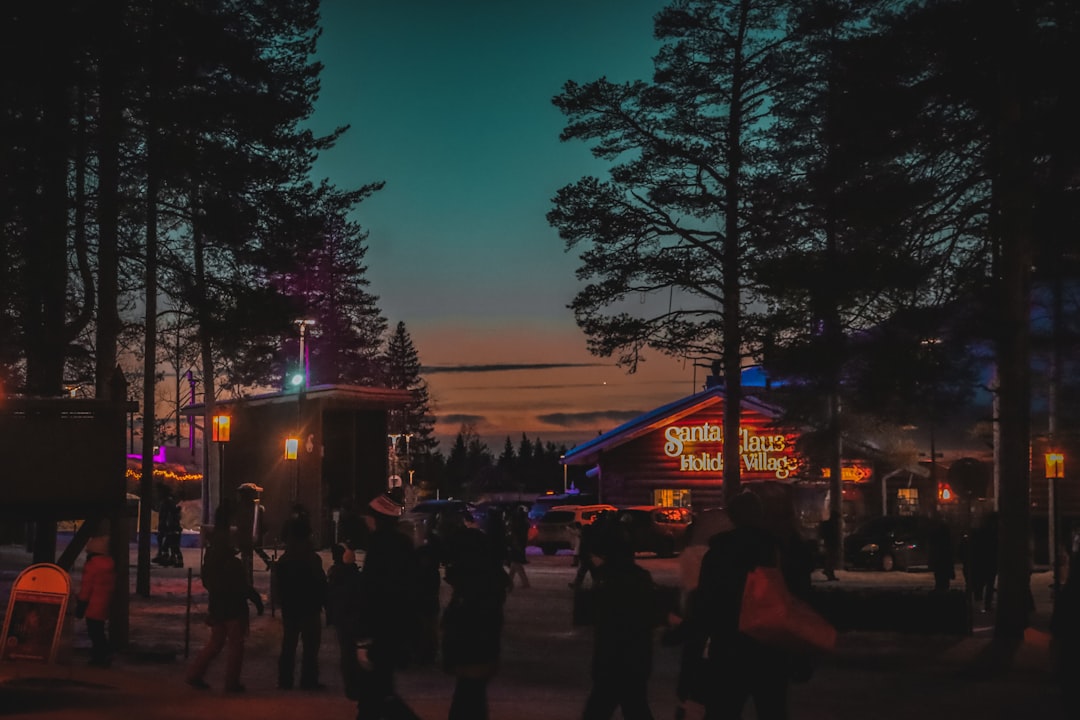 Top Plaza Kopaonik nightlife bar crowd winter evening