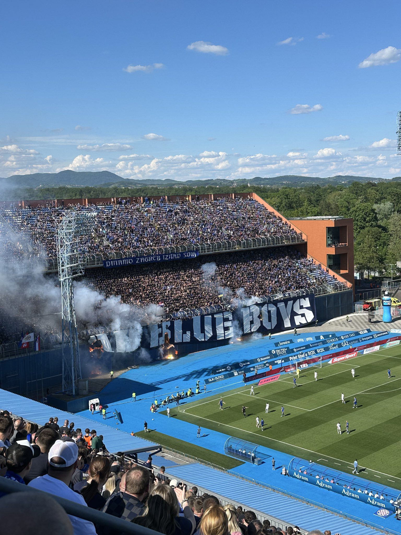 Dramatic Derby Flames: Zagreb's Dynamos Clash with Split's Hajduk