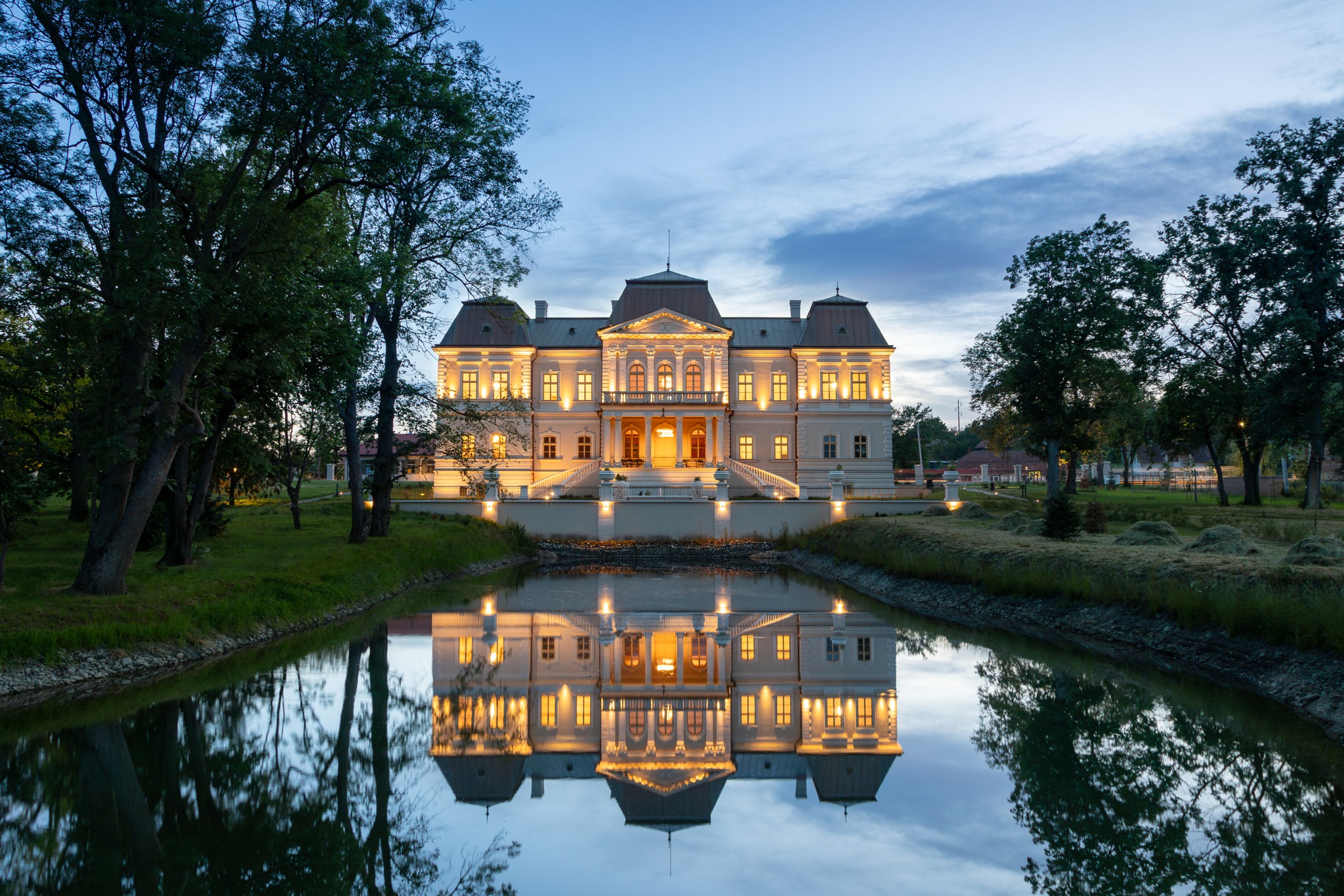 Romania's Rascruci Banffy Castle Wins European Heritage Award