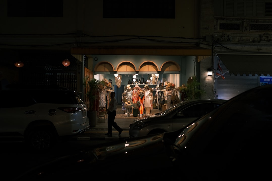Club 2000 Ulcinj live music dancing crowd old town street