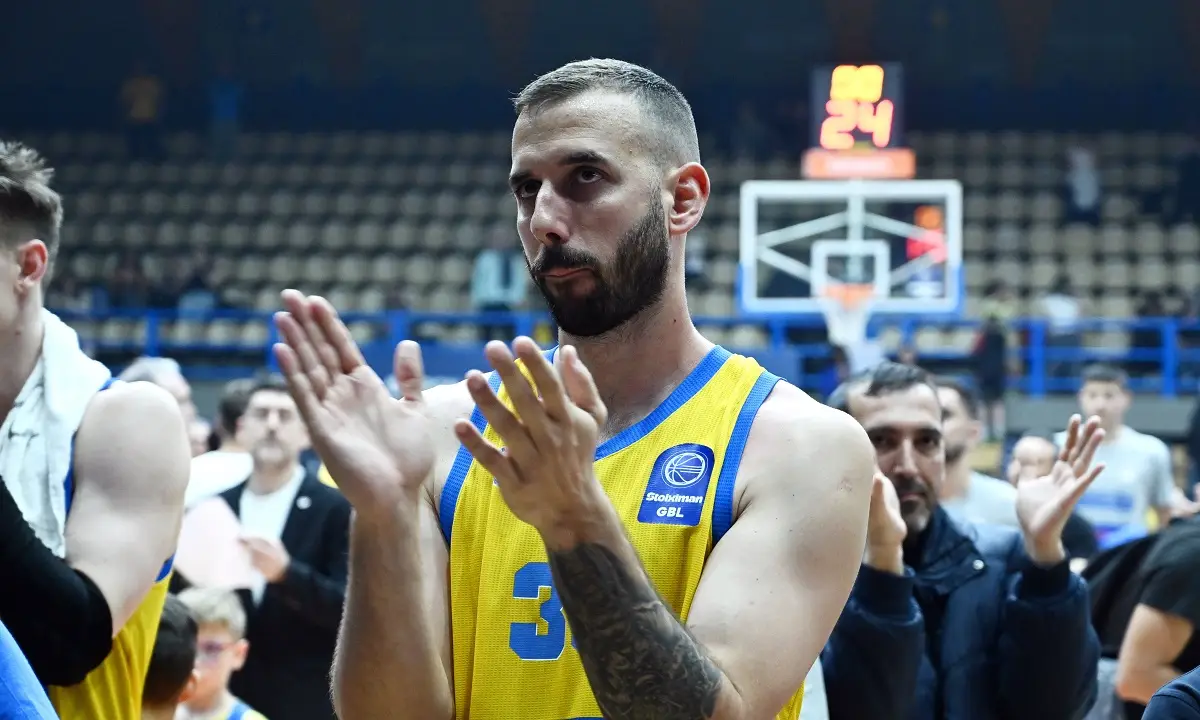 Янкович завършва 19-годишната си кариера като пионер
