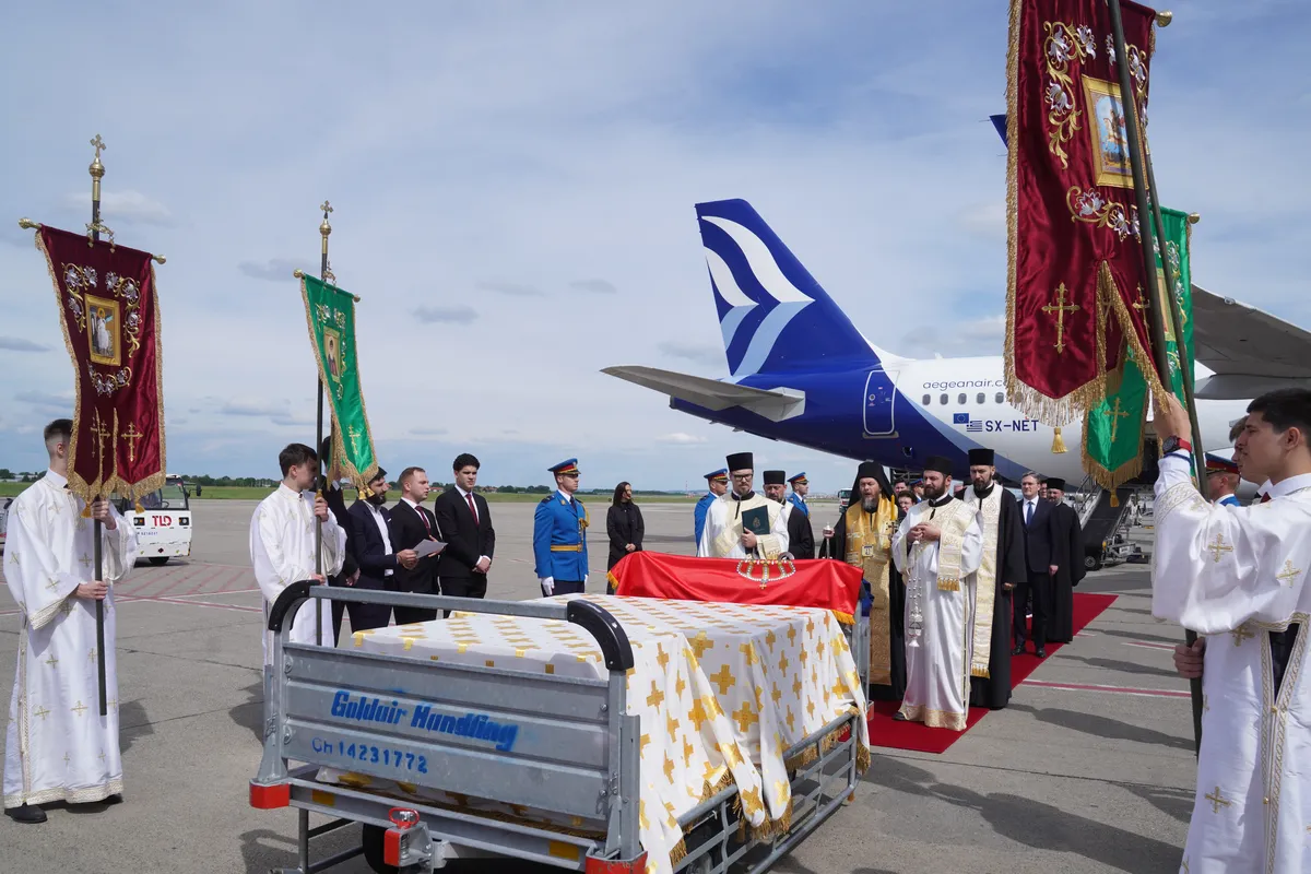 Serbian Relics from Hilandar Monastery Arrive in Belgrade