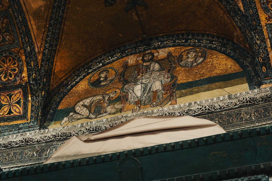 Thracian Tomb of Kazanlak interior frescoes funeral banquet