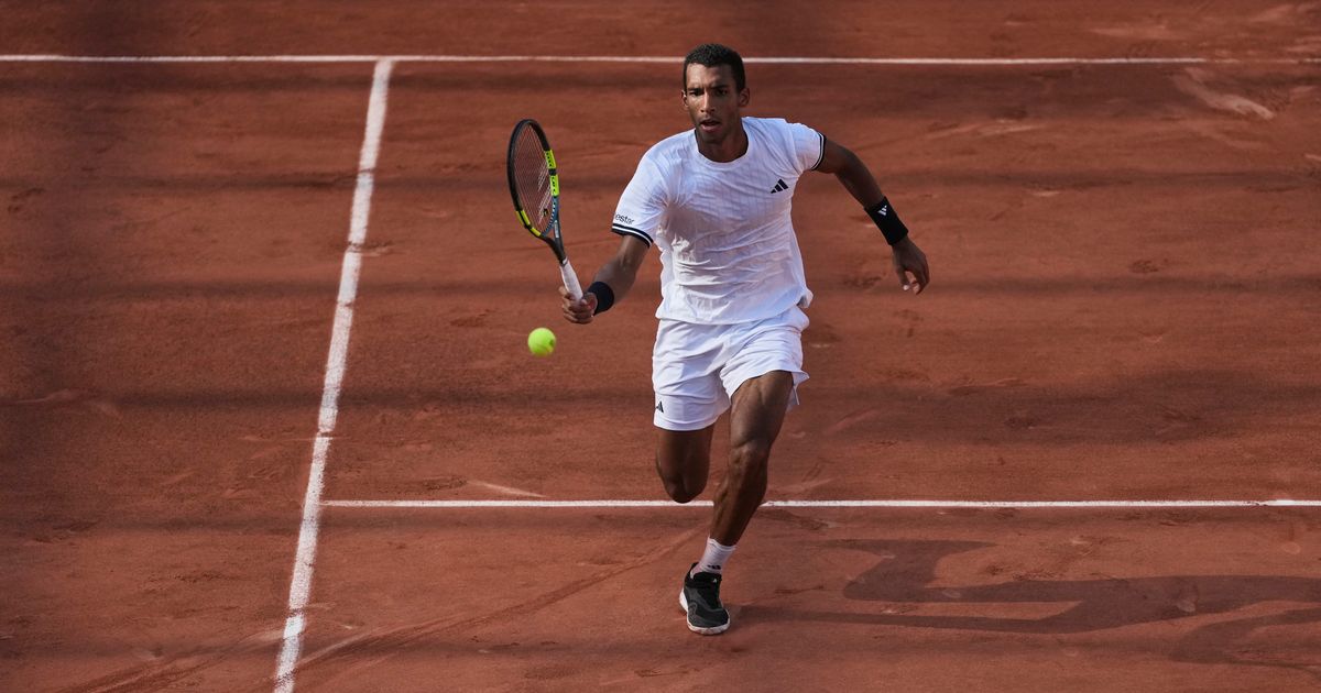Auger-Aliassime Storms Past Berlocq, Eyes RG Final Showdown with Djokovic