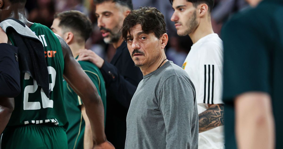 Janakopulos Shocks Rivals: Congratulates Olympiacos, Owns Up to PAO's Collapse