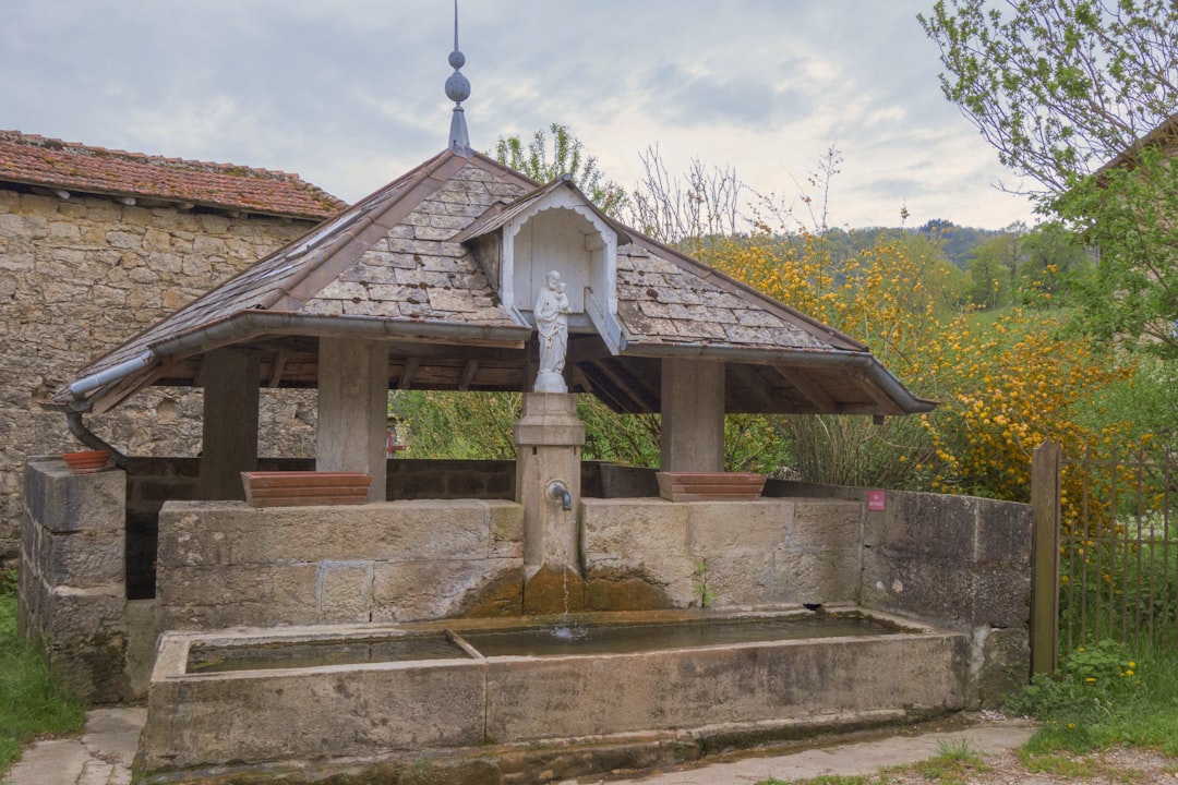 Shadervan Fountain Prizren octagonal stone water flowing merchants