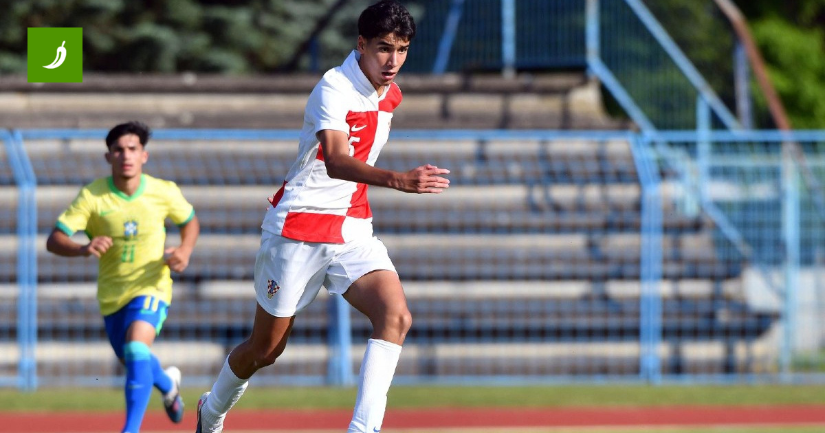 Eduardo da Silva Watches Young Croatian Team Play Against Brazil