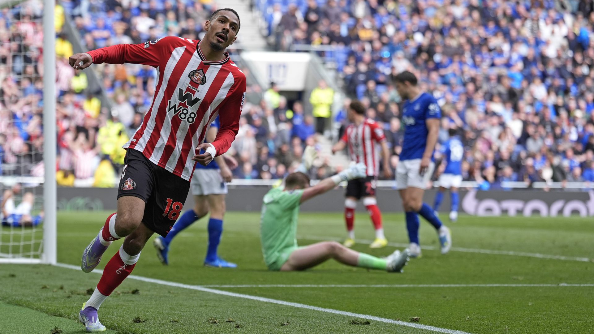 Sunderland's Second-Half Fightback Beats Everton, Boosts European Hopes