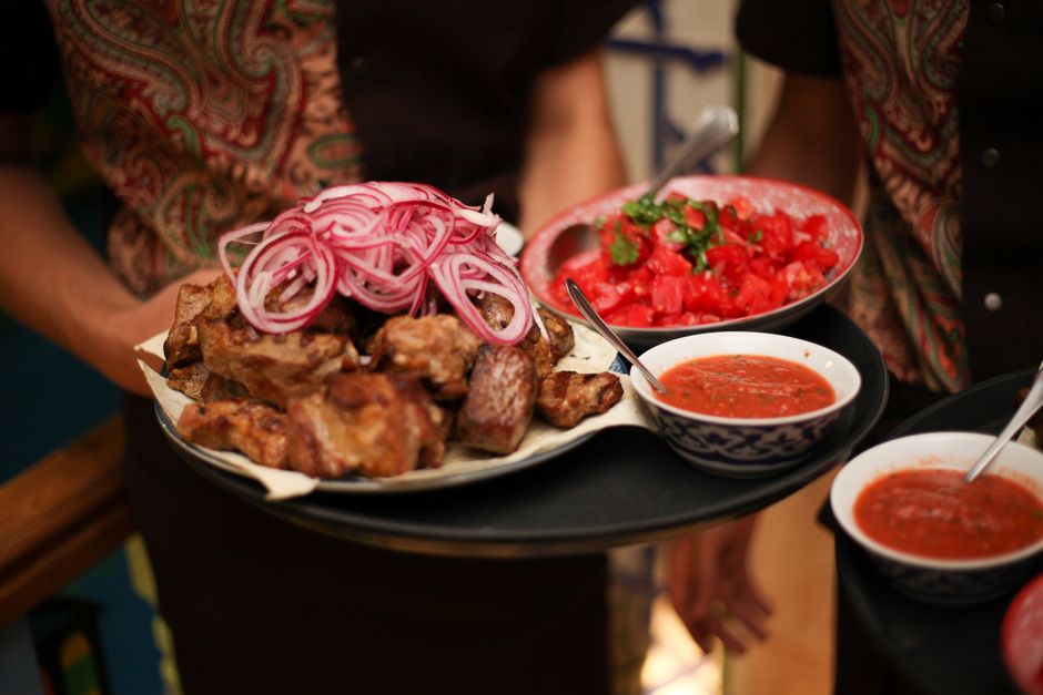 Belgrade cevapi lepinja onion platter close up food photography
