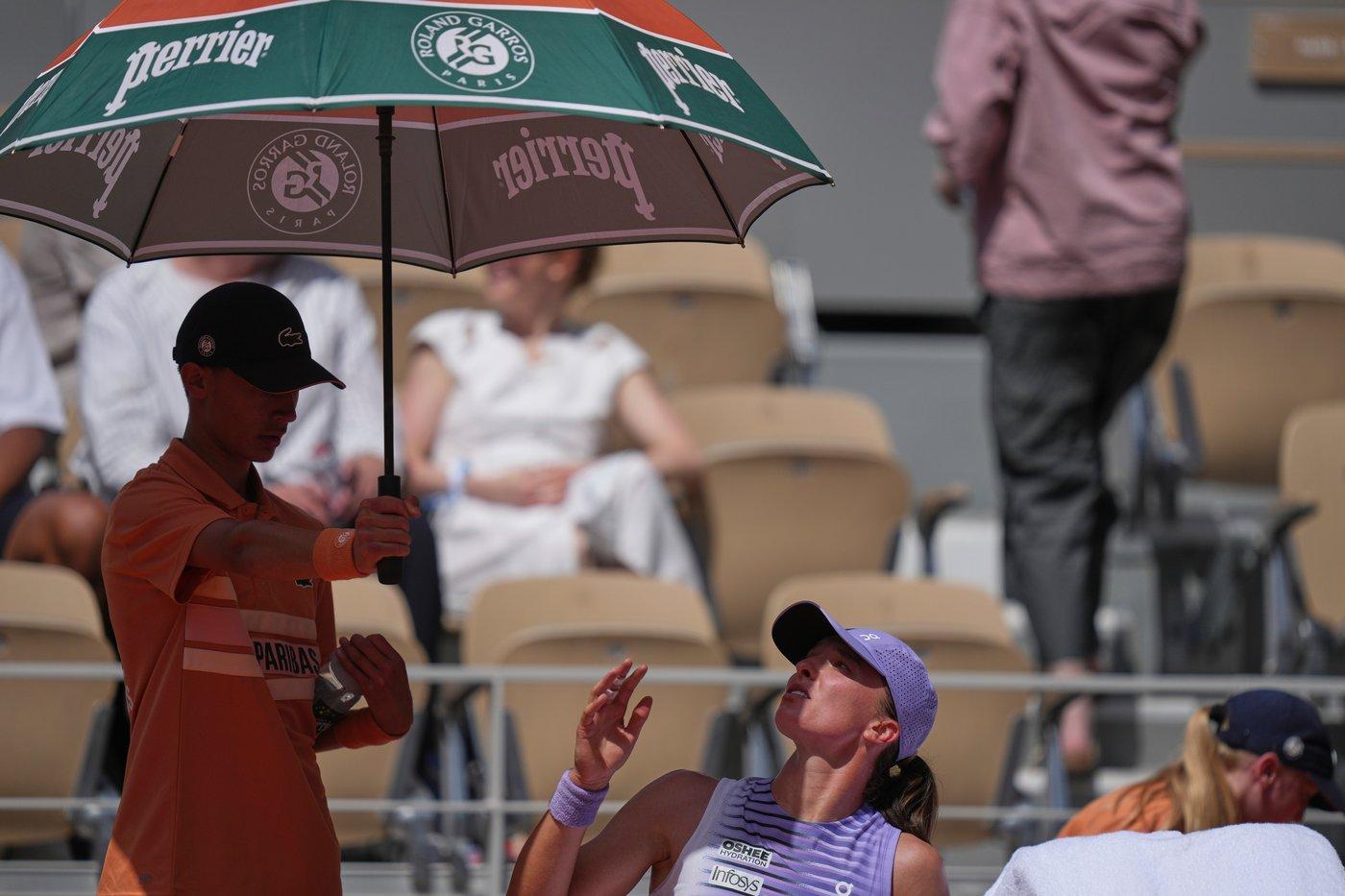 Iga Swiatek Warns: Roland Garros Heat Is a New Opponent