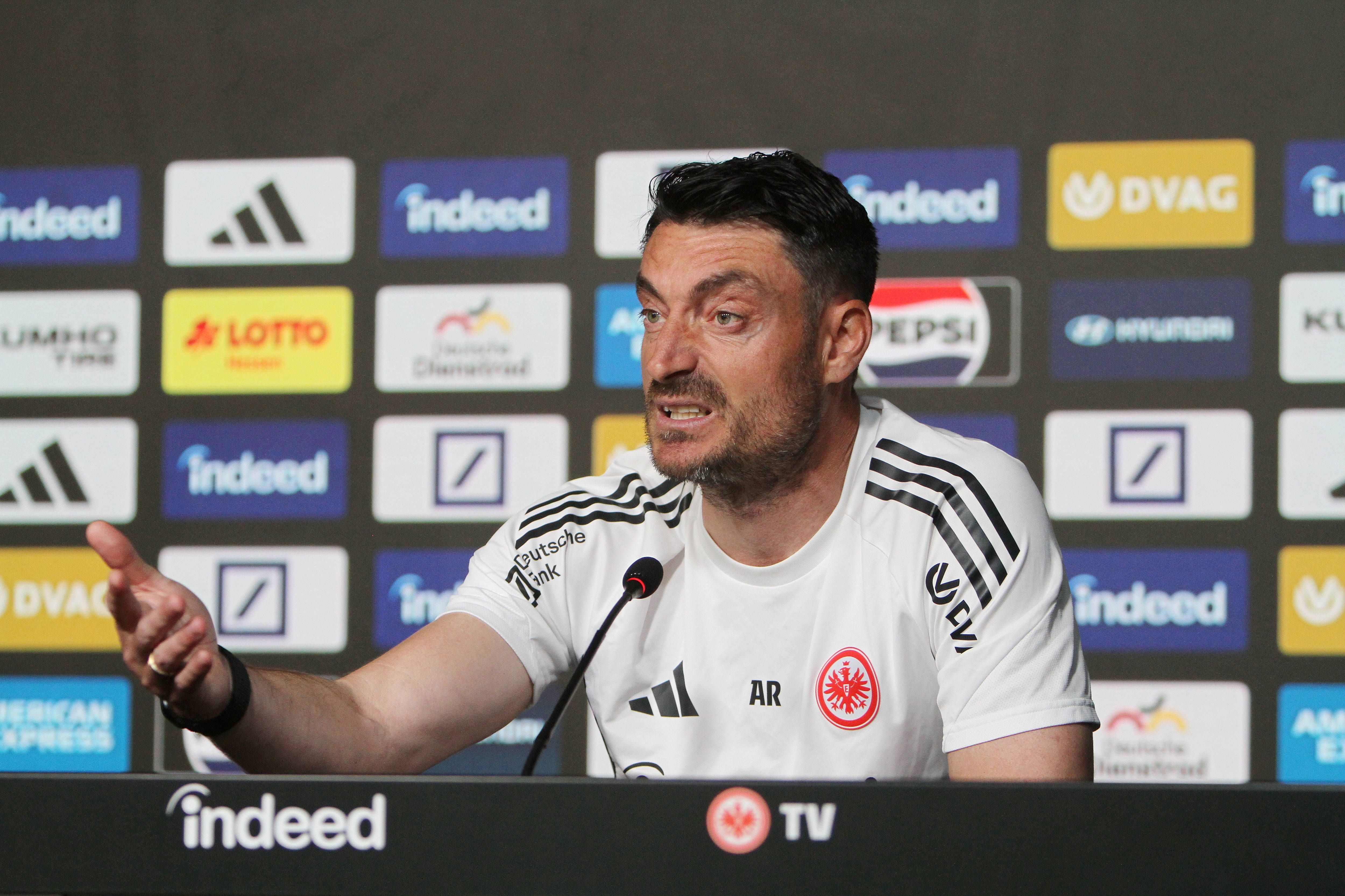 Albert Riera: Unbothered by Rumors, Important Is That the Team Wins Against Borussia (D)