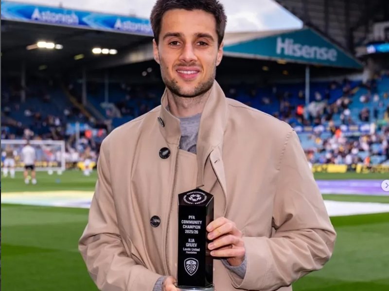 Bulgarian Football Star Iliya Gruyev Receives Community Champion Award in England