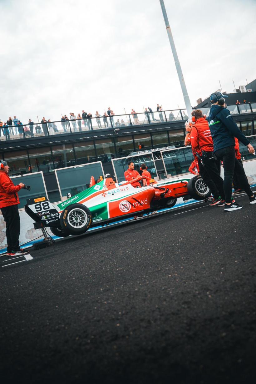 Romanian Driver Claims Pole Position in Formula 4 at Vallelunga
