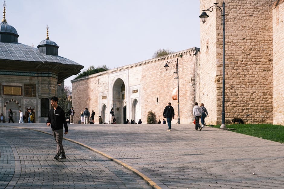 Topkapi Palace Istanbul imperial gate courtyard