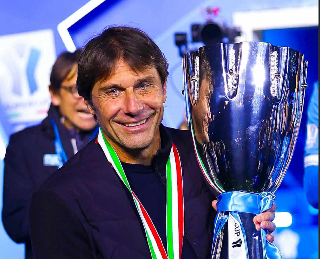 Fenerbahçe Candidate Hakan Safi Talks to Antonio Conte