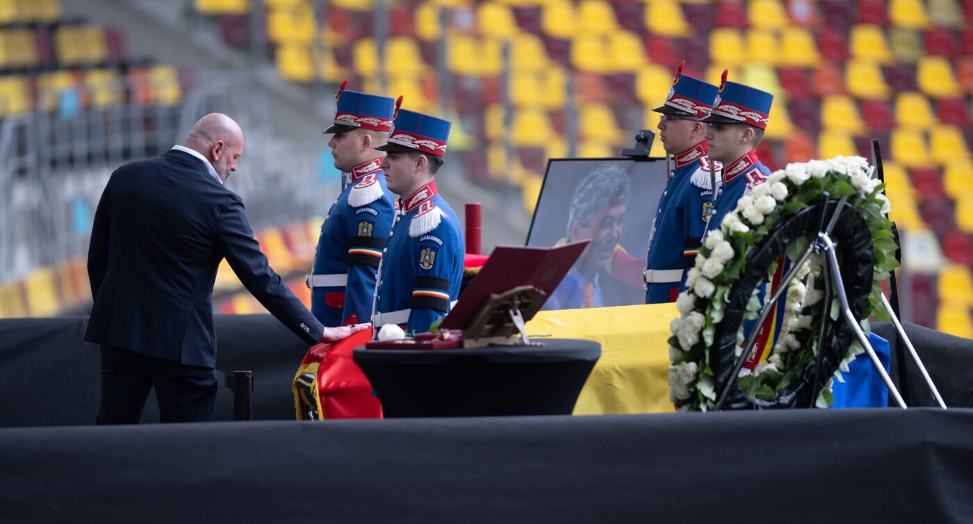 Popescu Blasts FRF: "They Treat Managers Like Cannon Fodder!"