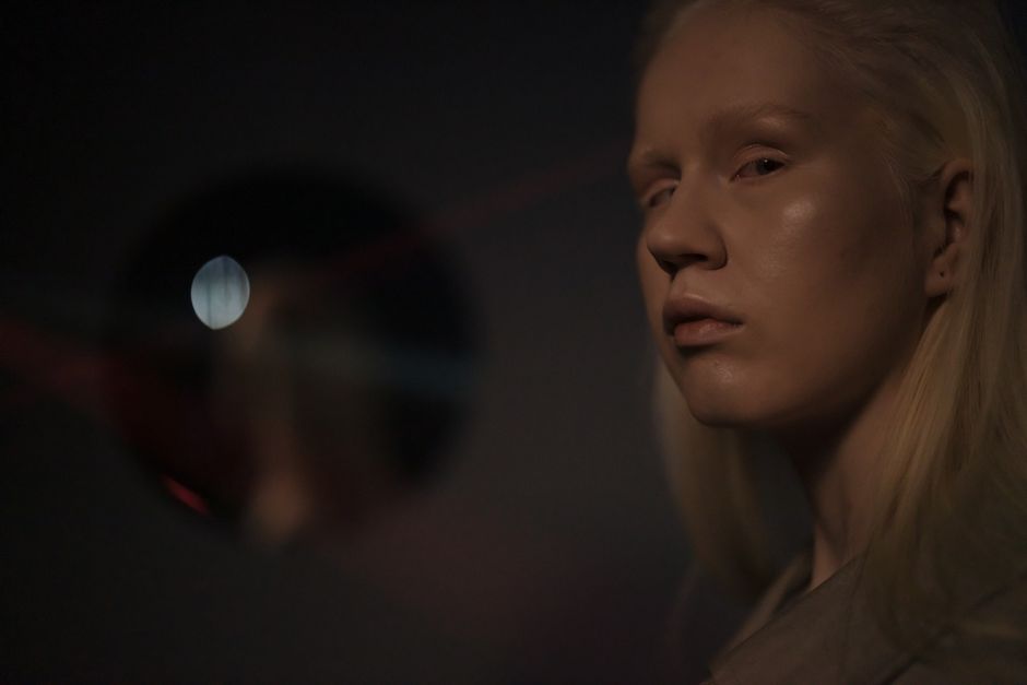 Divna music video still Kristin Ilieva