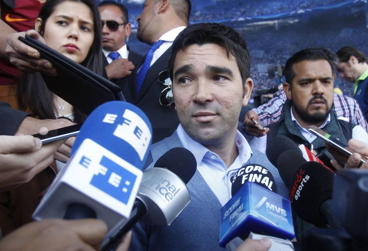 Deco Targets Brazilian Striker Joao Pedro for Barcelona!