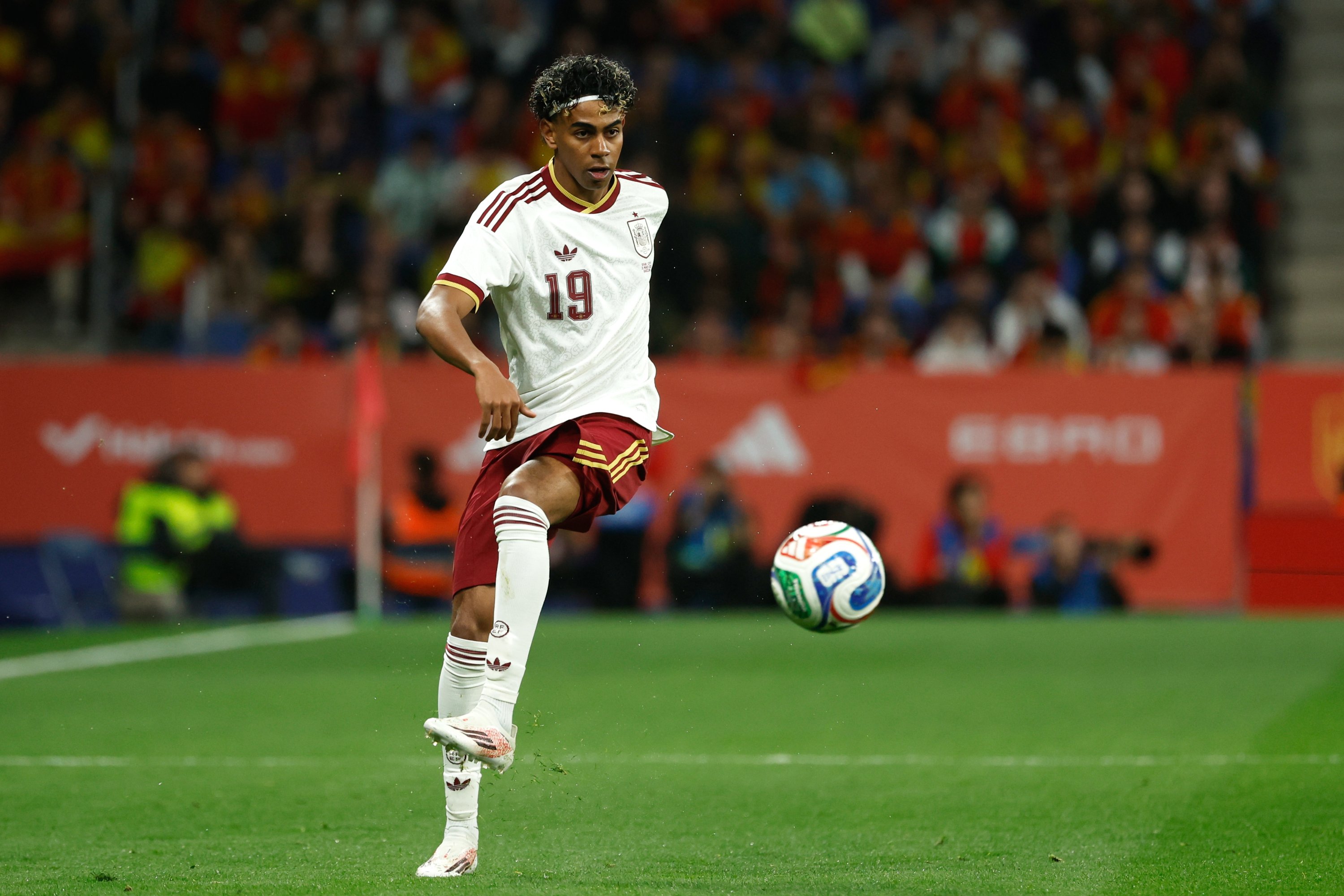 Lamine Yamal Valued Over $400M: Barcelona Star Tops Global Football Market