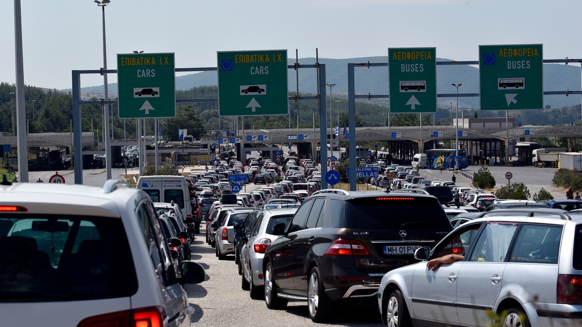 Evzoni Border Crossings Speed Up: Buses Pass in 30 Mins Despite EES