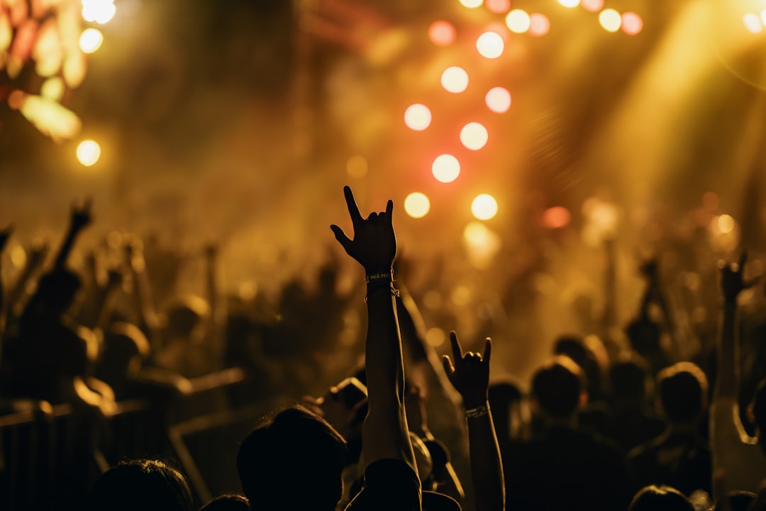 Yasemin Tatlıses performing on stage concert crowd