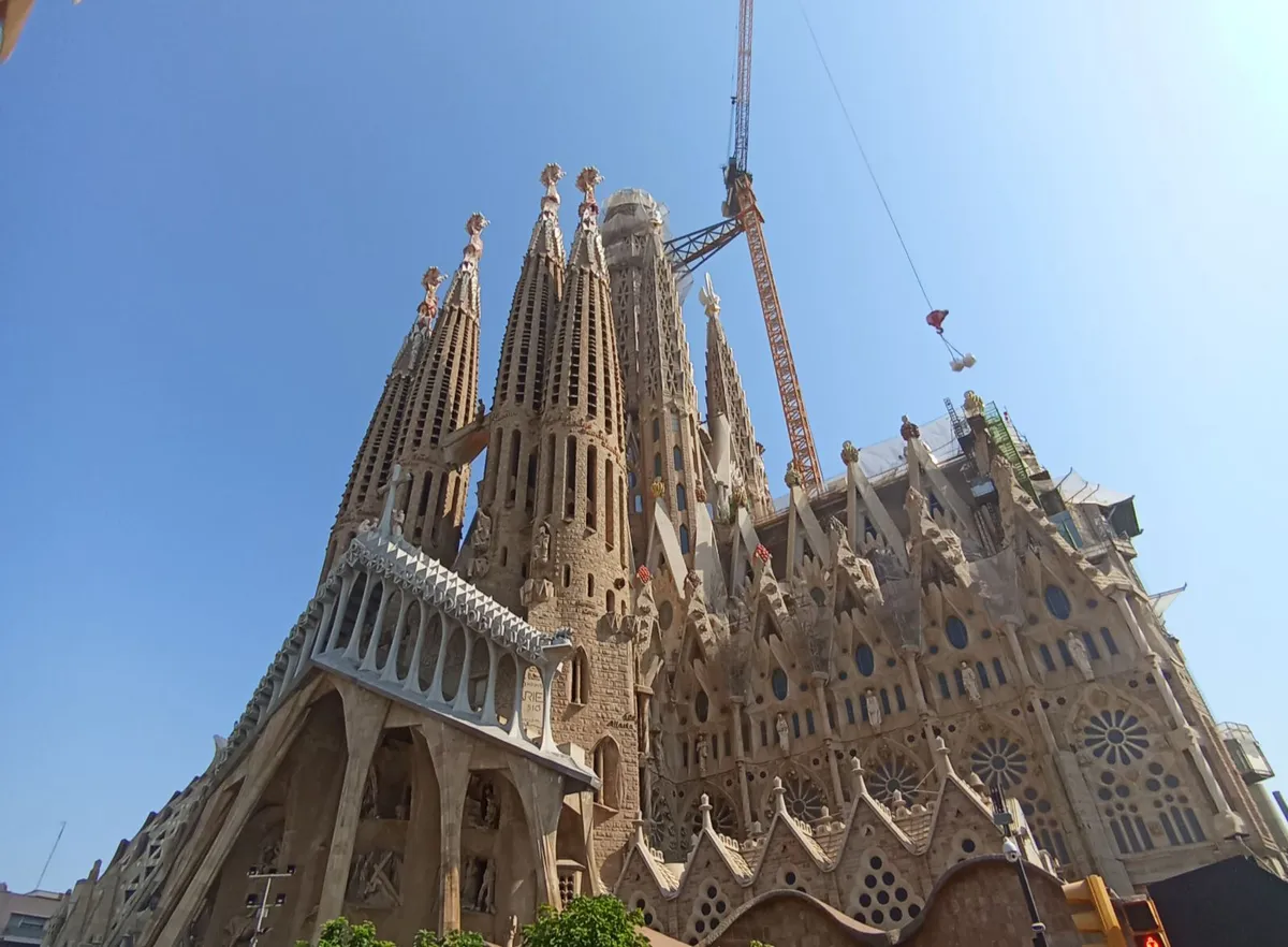 Barcelona Balconies Listed for €1,600 as Pope Leo XIV Visit Looms