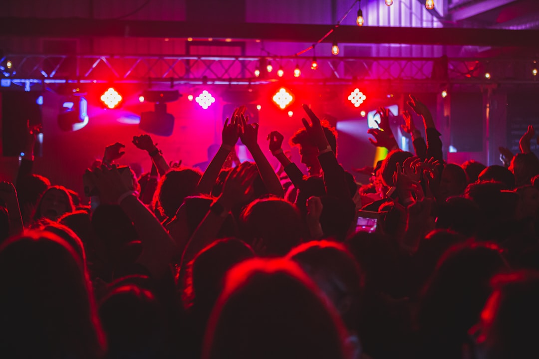 Club 82 Mostar electronic music crowd dancing