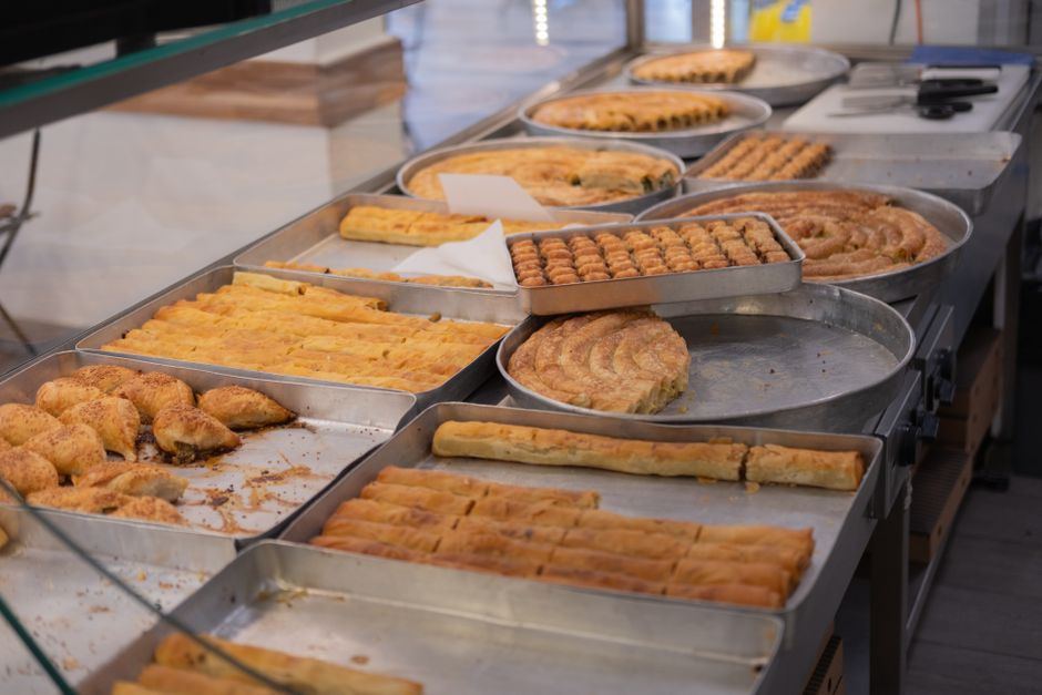 Peć town street food ćevapi burek