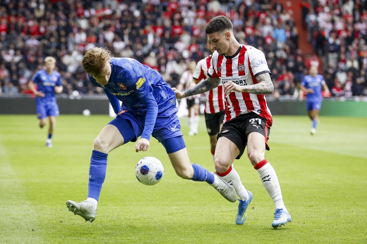 Romanian Dennis Man Shines for PSV: What Grade Did the Forward Receive?