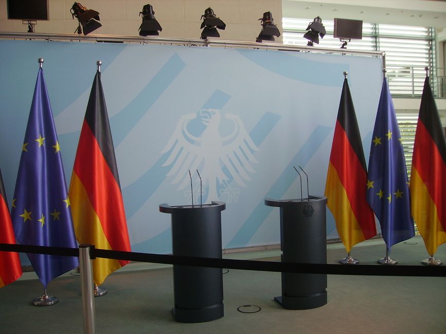 Calin Georgescu speaking at presidential press conference