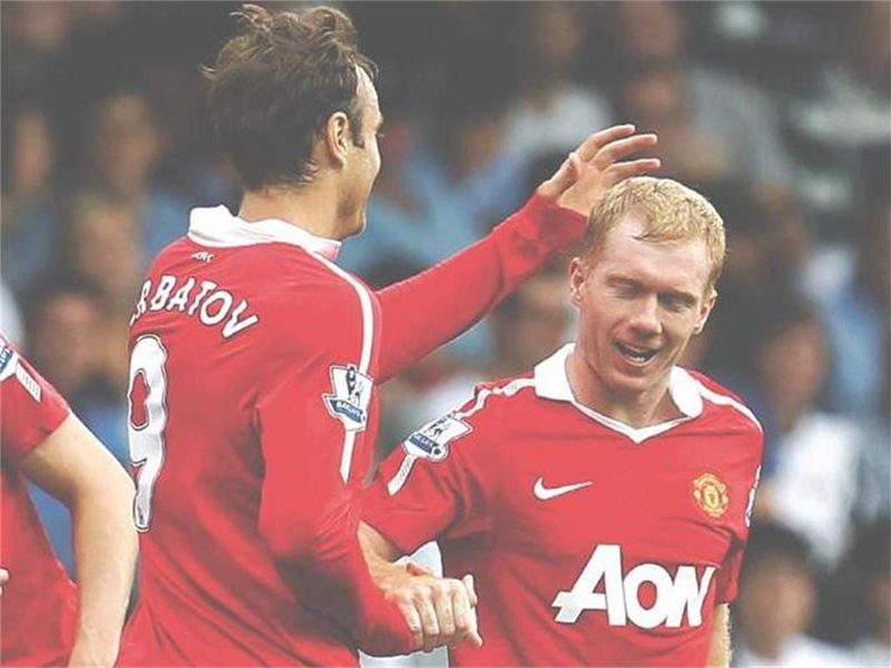 Scholes: Arsenal Rămâne în Top, Tottenham Se Încearcă