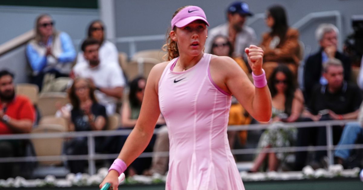 Andreeva Demolishes Kostyuk to Reach Roland Garros Final