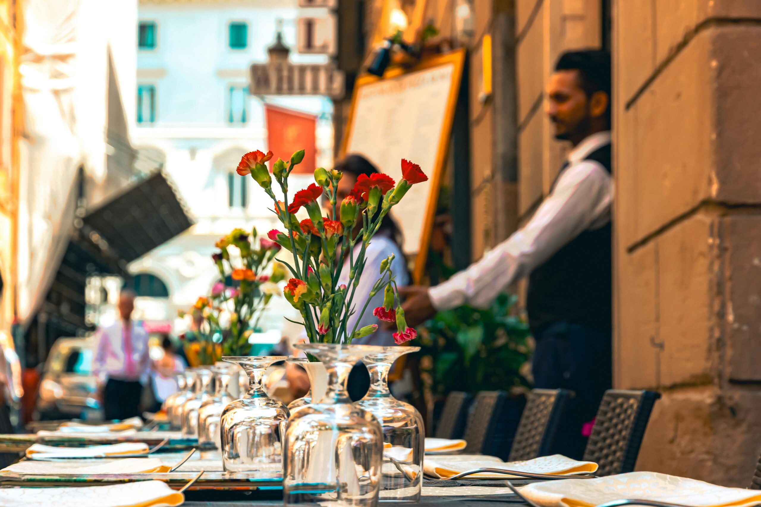 Croatian Tourism Struggles with Worker Shortage Despite Imports