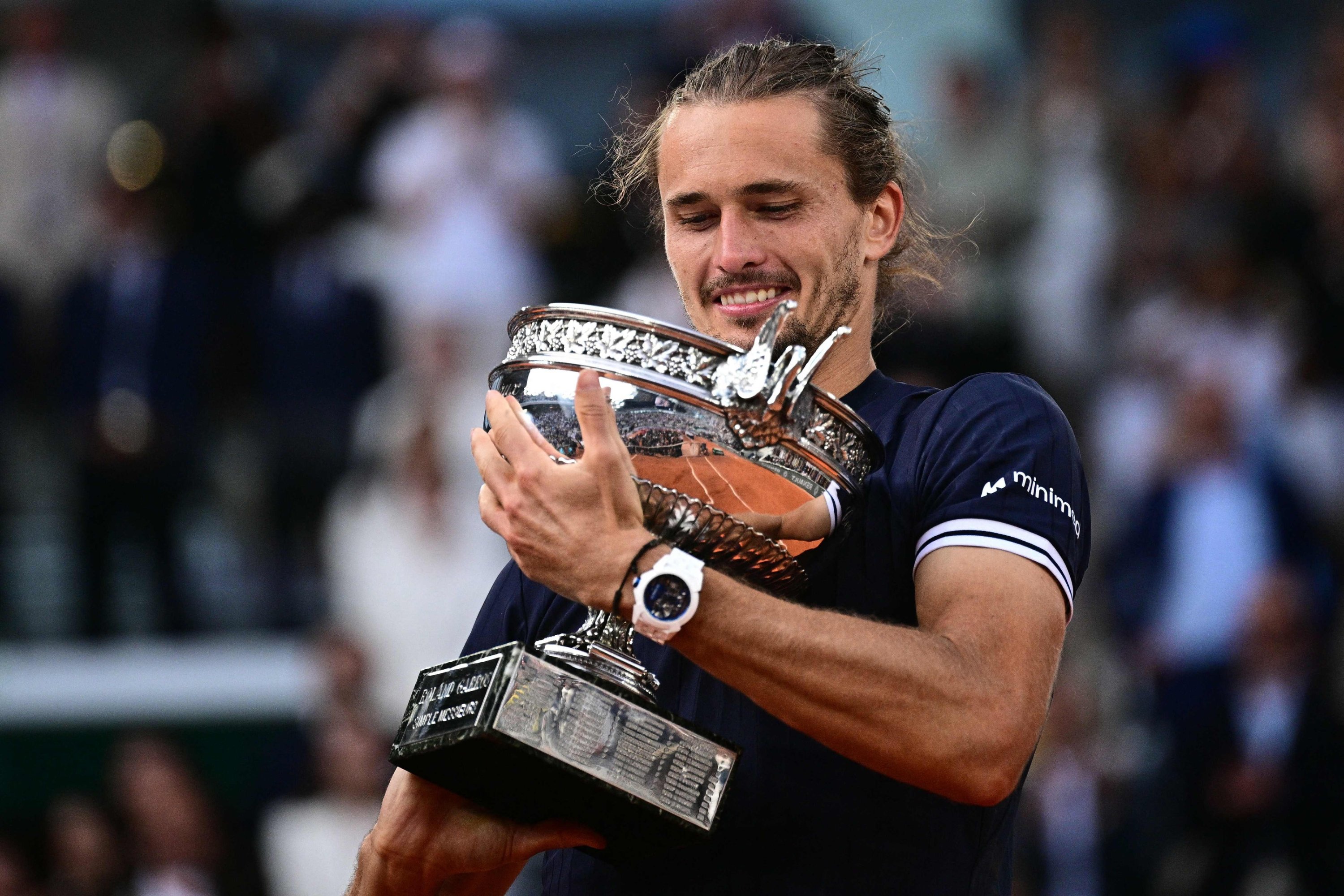 Zverev Ends Grand Slam Drought With Emotional French Open Victory