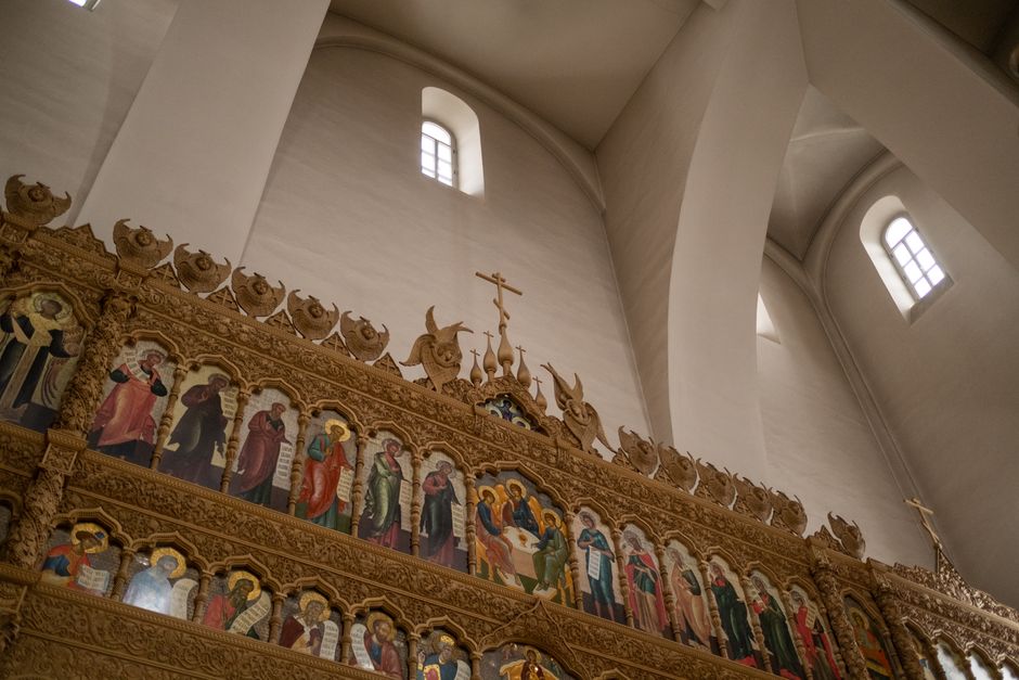 Patriarchate of Peć iconostasis detailed woodcarving