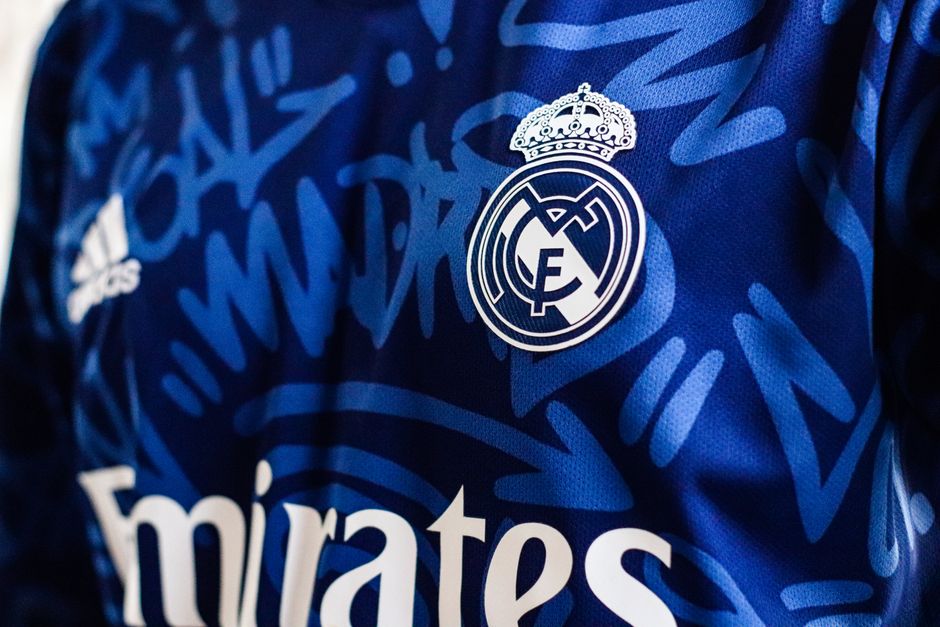 Zinedine Zidane tactical board Real Madrid training
