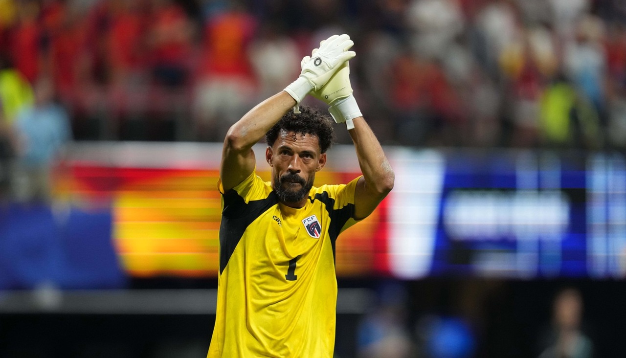 Vozinha's Masterclass: 40-Year-Old Hero Stuns Spain 0-0