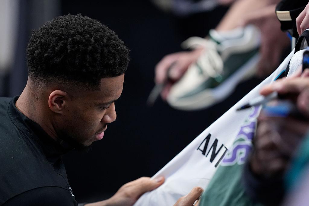 NBA Players Believe Giannis Antetokounmpo Will Start New Season with Milwaukee Bucks