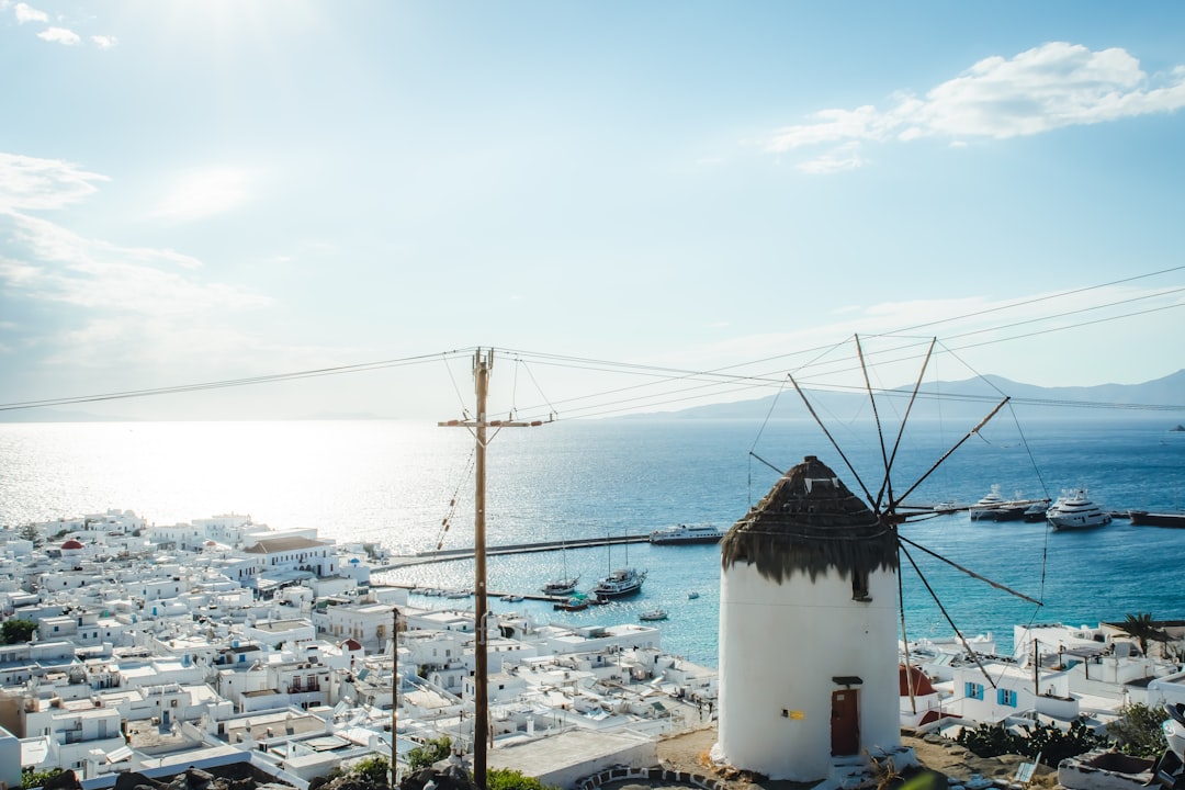 Santorini vs Mykonos: The Greek Island Showdown