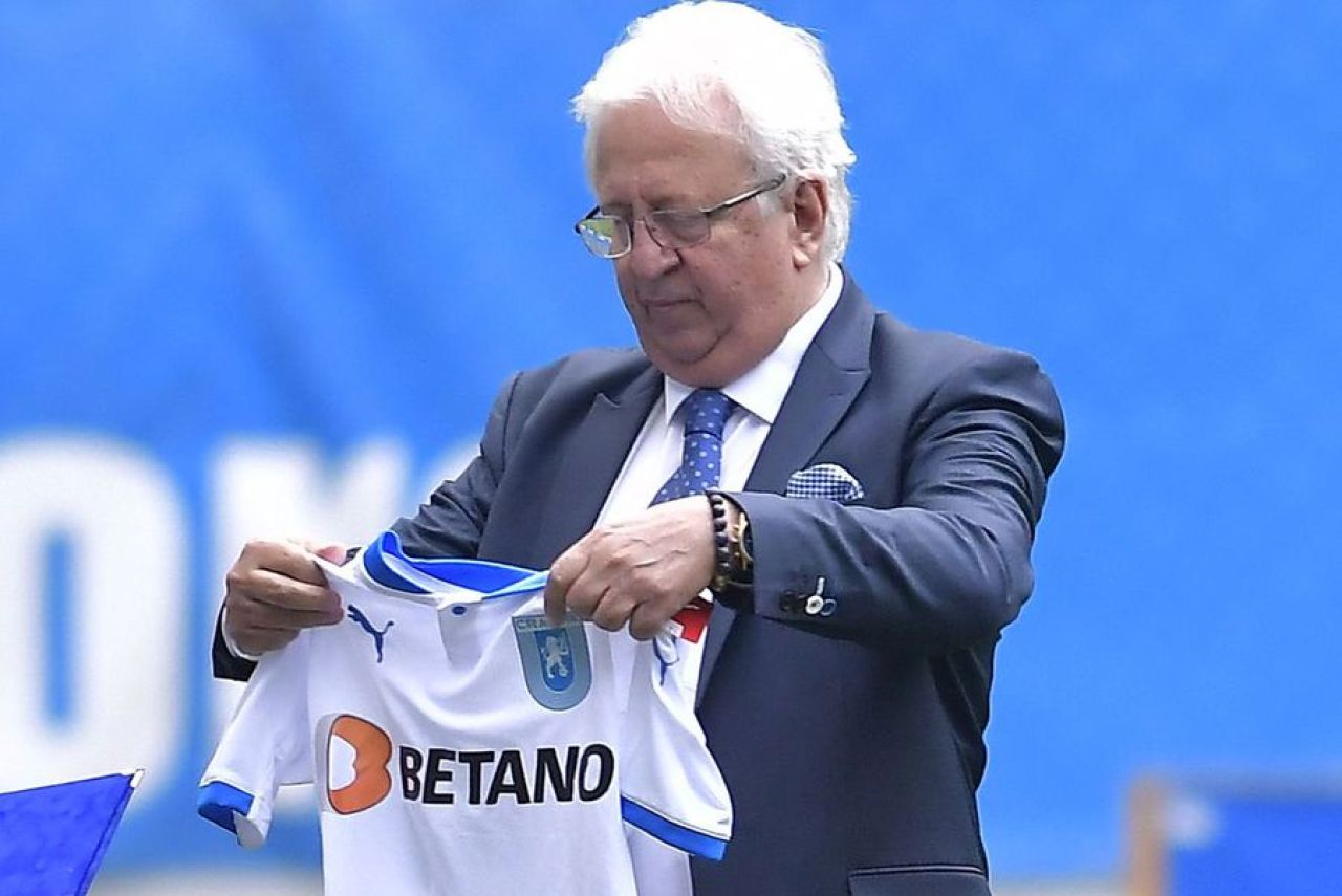 Marcel Popescu Celebrates as Universitatea Craiova Claims Romanian Title
