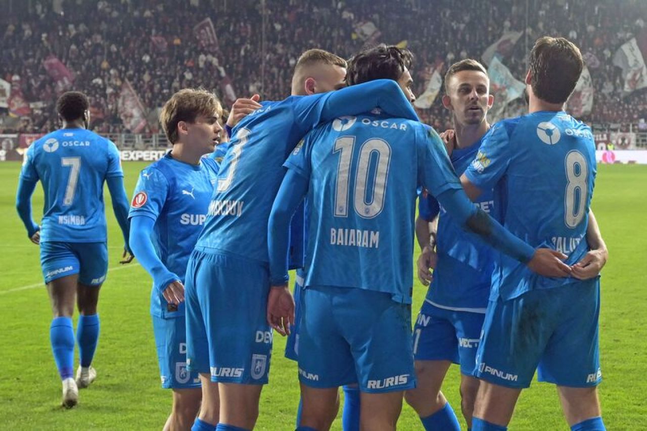 Universitatea Craiova Secures Romanian Superliga Title and Cup Double