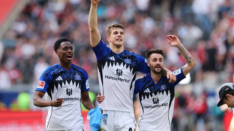 Vušković Stuns Bundesliga: Kicker Ranks Him 3rd, Beating Kane & Kramarić