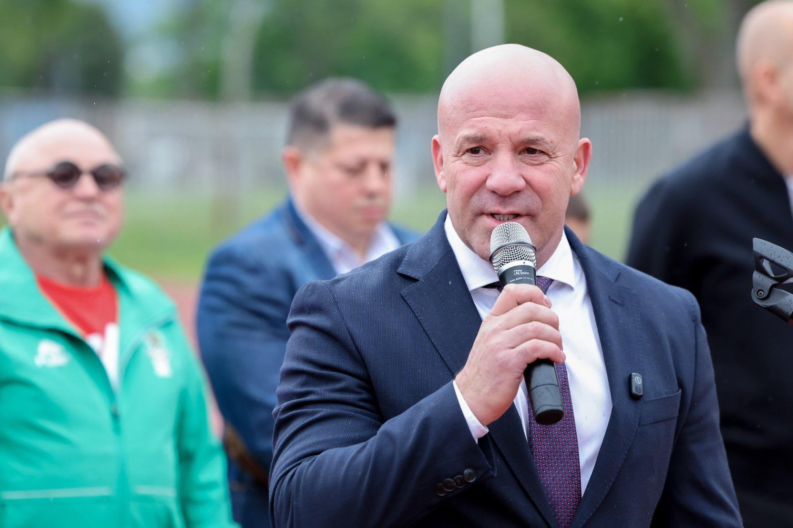 Bulgarian Sports Minister Marks National Sports Day Amid 500 Kids in NSA