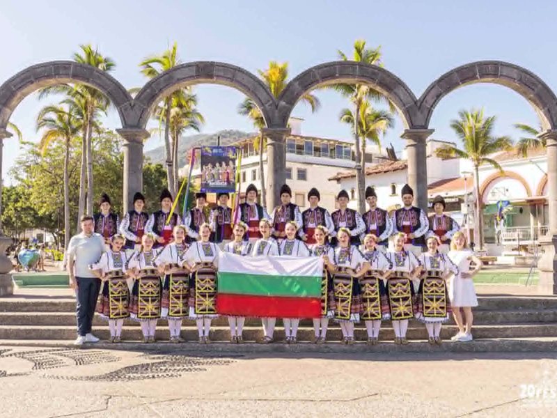 Bulgarian Ensemble "Ruschklyche" Dazzles at Prestigious Mexican Festival